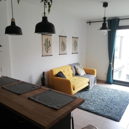 Pintoresco Piso A 5 Min De La Playa Wifi/Netflix Ares Exterior photo